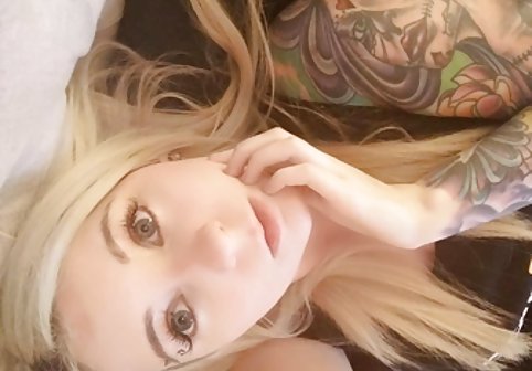 Samantha Saint و Abigail Mac لعنتی فیلم سکسی ترنس ها