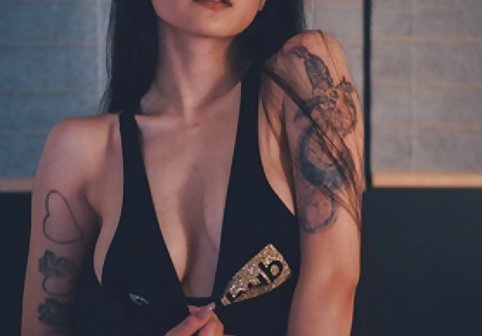 لزبین های Hipster در اتاق خواب خود رابطه جنسی hipster سکس سه نفر دارند