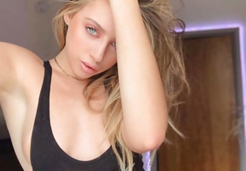 Samantha Saint Shows Of Curves فیلمهای سکسی مادر و پسر شگفت انگیز او